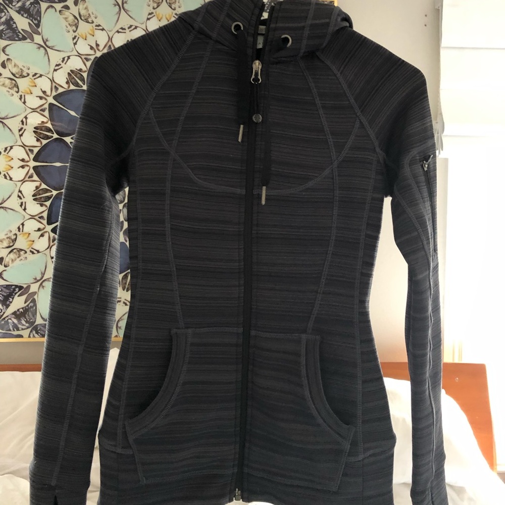 Athleta XXS gray strength hoodie, fleece lined.
